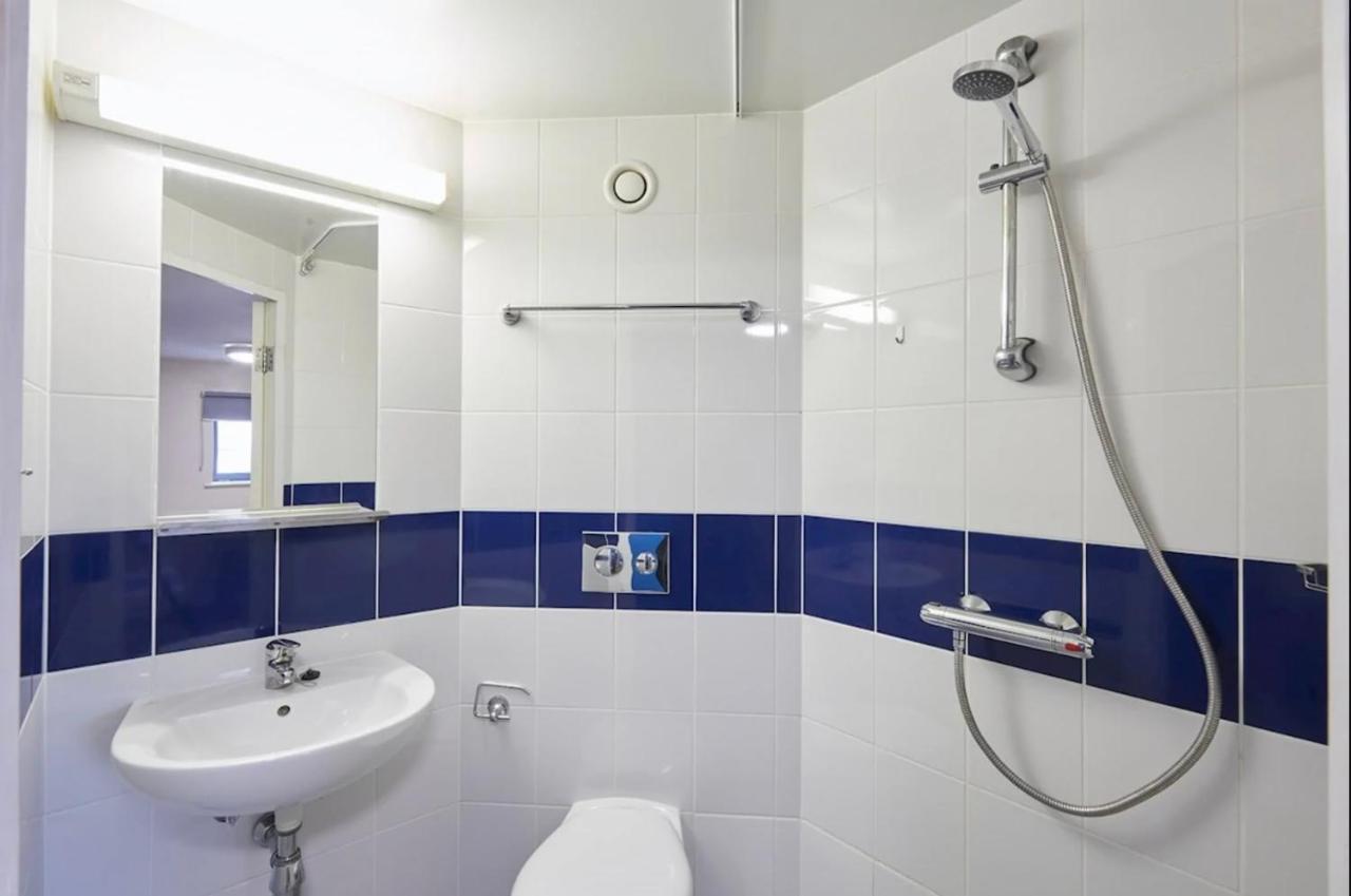 Small Double Ensuite Room Next To The City Centre Leeds  Ngoại thất bức ảnh
