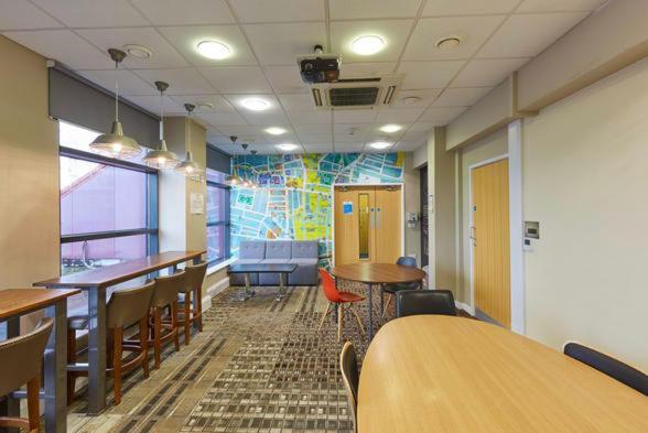 Small Double Ensuite Room Next To The City Centre Leeds  Ngoại thất bức ảnh